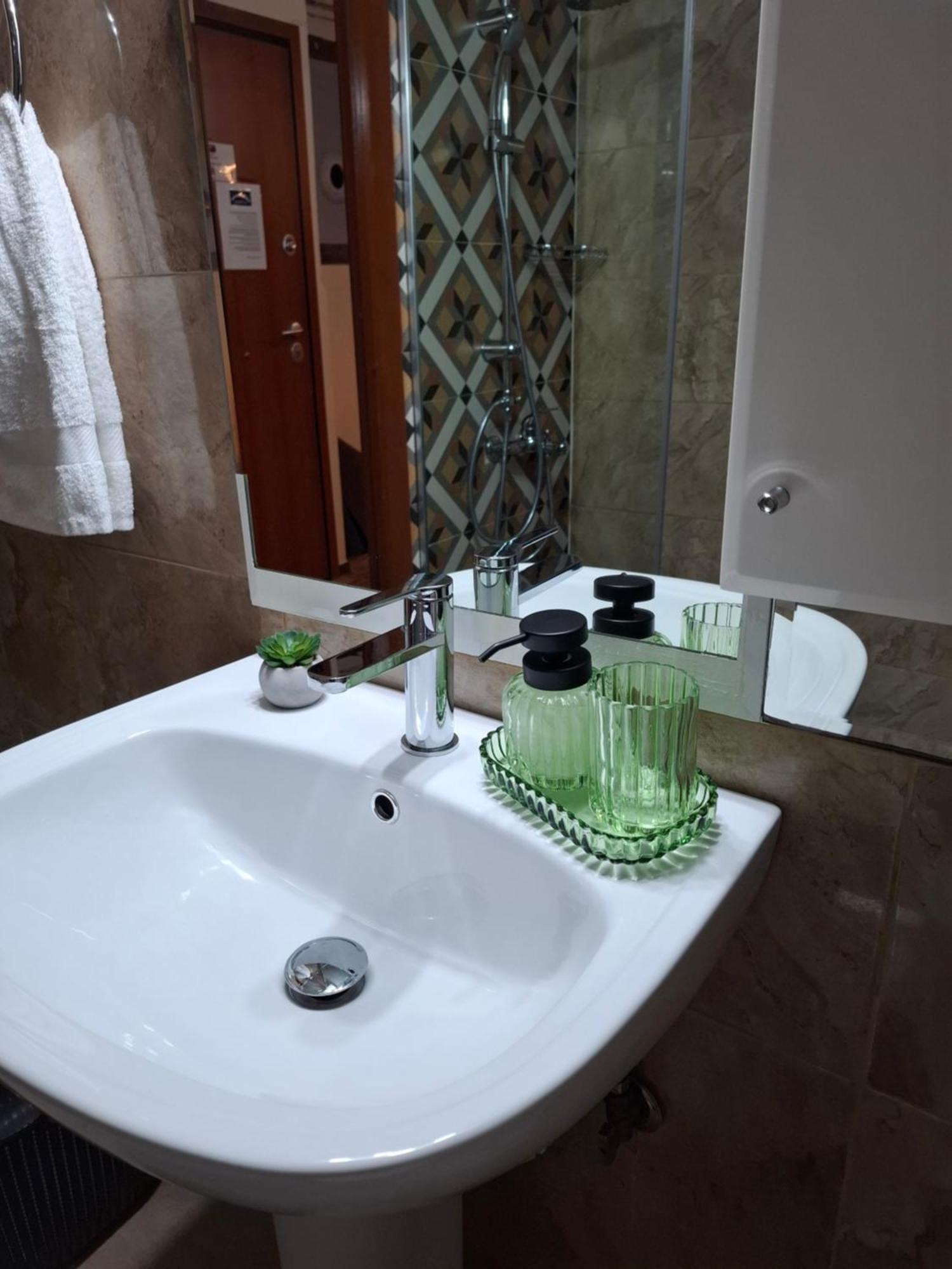 Anna Maria Greek Filoxenia Apartment Piraeus Exterior photo